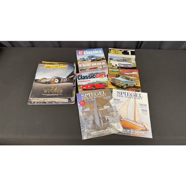 COLLECTION OF DUTCH AUTO MAGAZINES