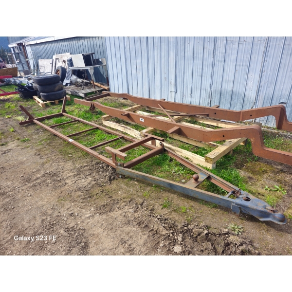 FRAME TRANSPORTING DOLLY