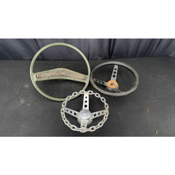 VINTAGE FORD STEERING WHEEL WITH SMALL CHAIN STEERING WHEEL