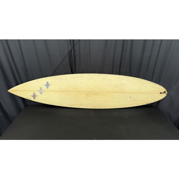 VINTAGE SURF BOARD NO FINS