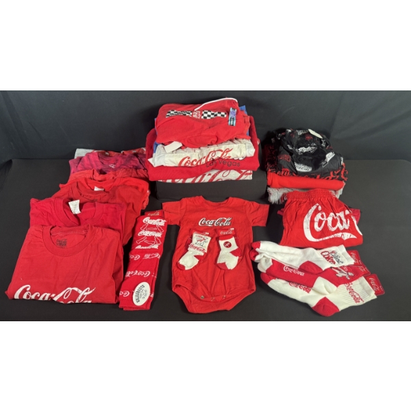 ASSORTED COCA-COLA LUNCHBAGS, TOTES, AND HANDBAG 
