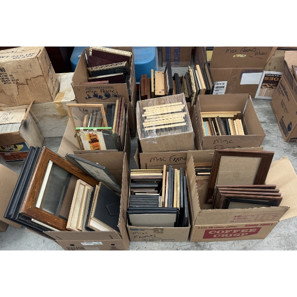 VARIOUS SIZE FRAMES WITHOUT PICTURES (ORNATE, WOOD, METAL)