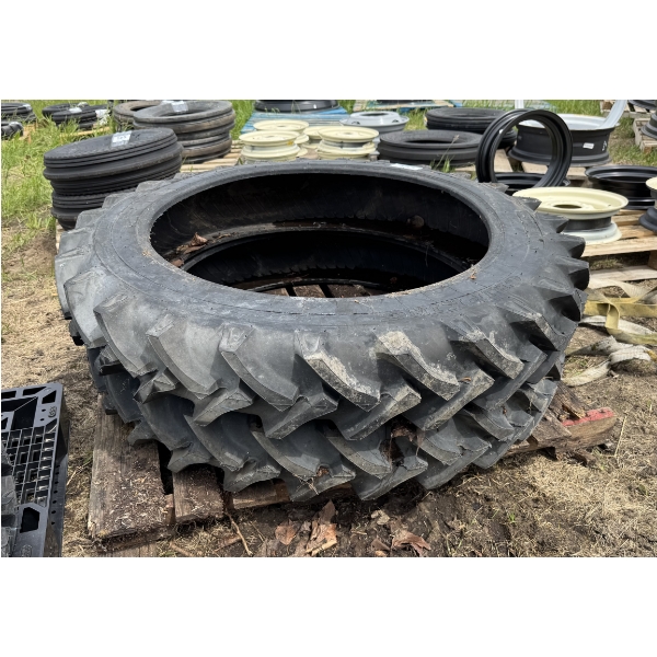 PAIR OF 9.5-32 TRACTOR TIRES