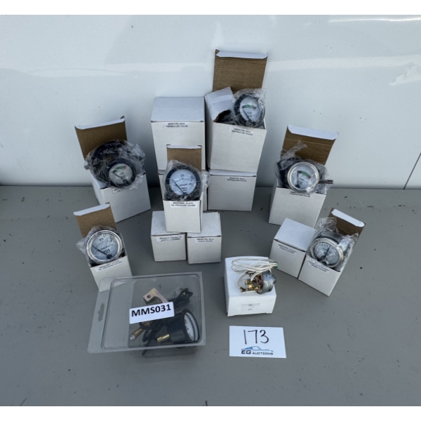 ASSORTED OIL PRESSURE GAUGES