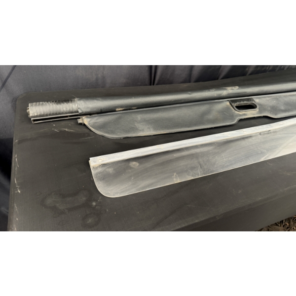 BUG DEFLECTOR AND CARGO COVER