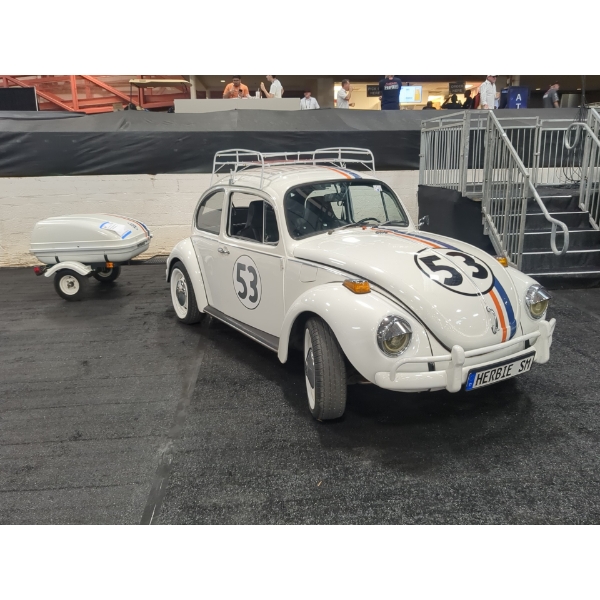 1972 VOLKSWAGEN SUPER BEETLE