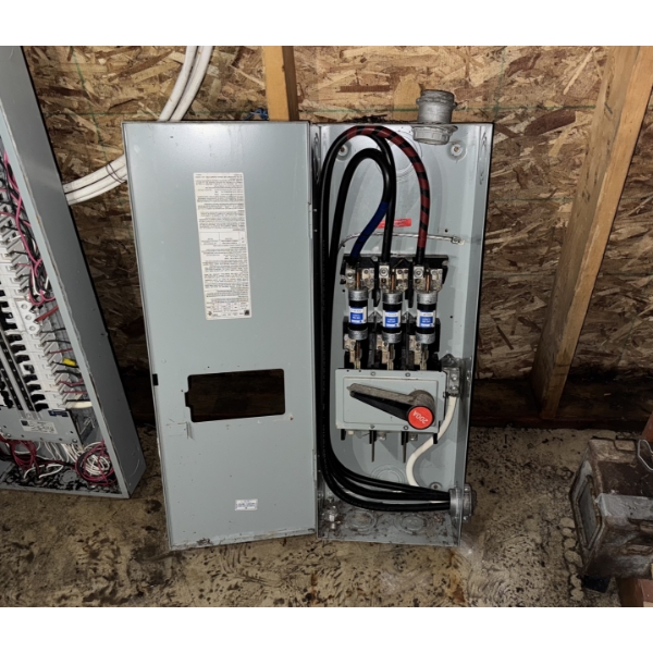 200 amp Circuit Box