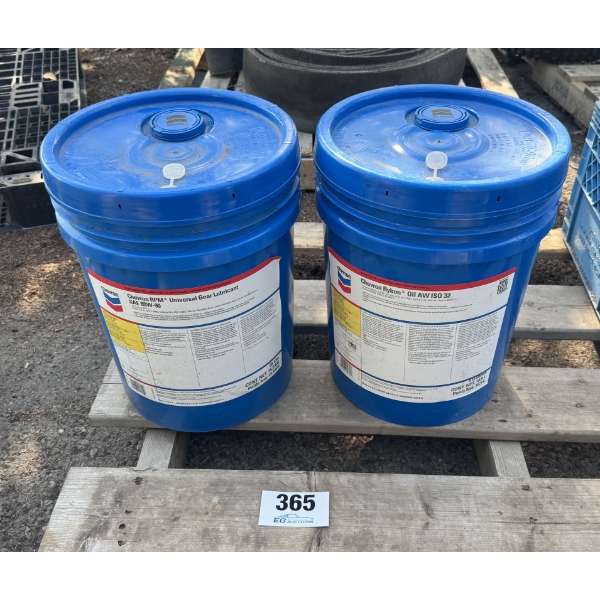 LARGE PAILS OF CHEVRON Hydraulic LUBRICANTS
