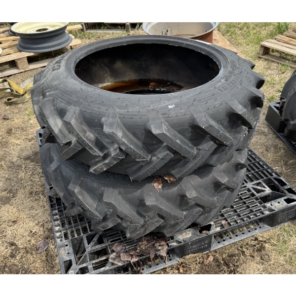 PAIR OF 9.5-24 R-1 TRACTOR TIRES