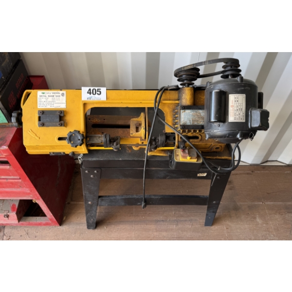 POWERFIST 4 1/2" SWIVEL METAL BAND SAW ON STAND