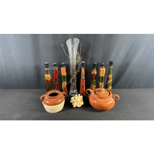 ASSORTED KITCHEN DECOR