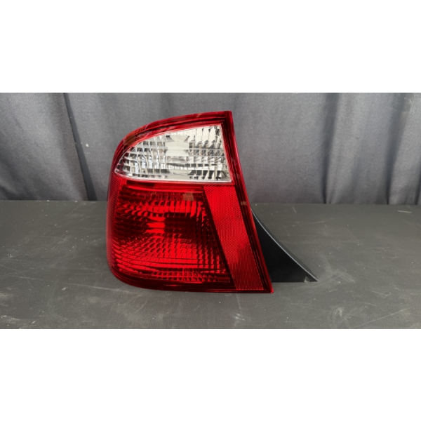 TAILLIGHT ASSEMBLY LEFT SIDE 2005-2007 FORD FOCUS SEDAN