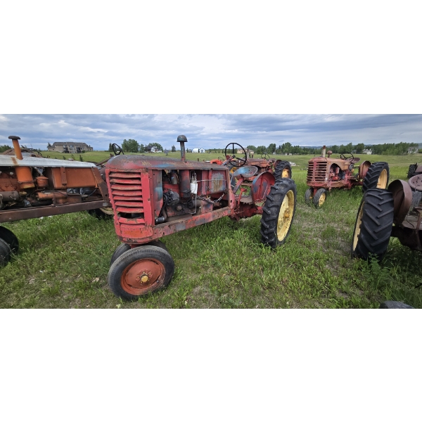 MASSEY-HARRIS 881