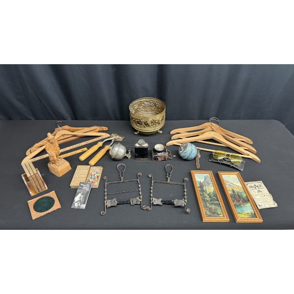 ASSORTED VINTAGE COLLECTIBLES