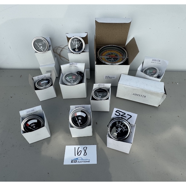 ASSORTED INTERNATIONAL HARVESTER GAUGES - OIL, TEMP, RPM