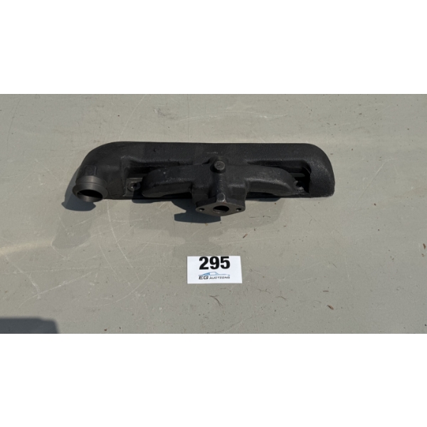 JOHN DEERE EXHAUST MANIFOLD